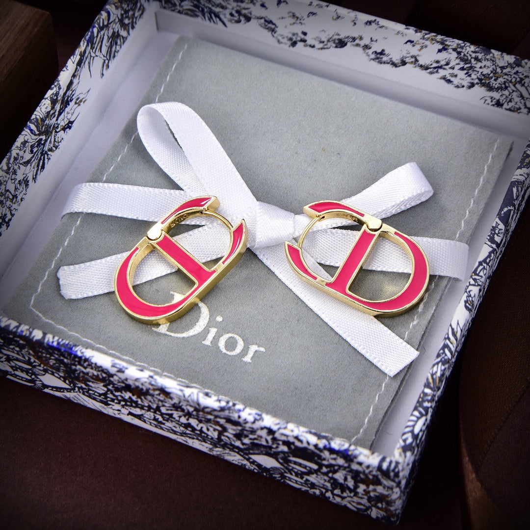 Dior 30 Montaigne Rani Pink 18K Gold Earrings product image 6, provided for visual reference and product detail review