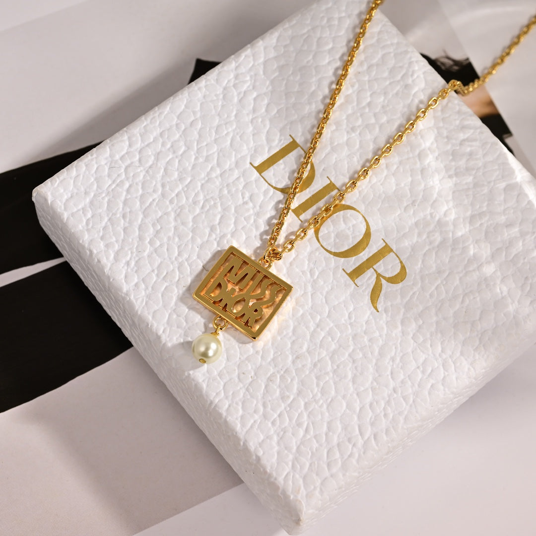 Dior Miss 18K Gold Necklace product image 2, provided for visual reference and product detail review