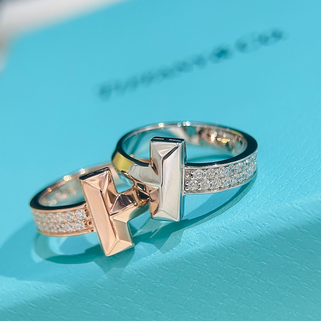 Tiffany T1 Diamonds 18K Gold Ring product image 4, provided for visual reference and product detail review