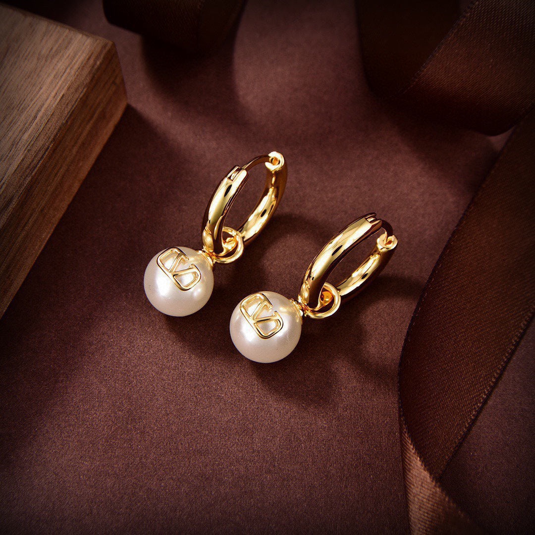 Valentino Pearl 18K Gold Earrings product image 1, provided for visual reference and product detail review