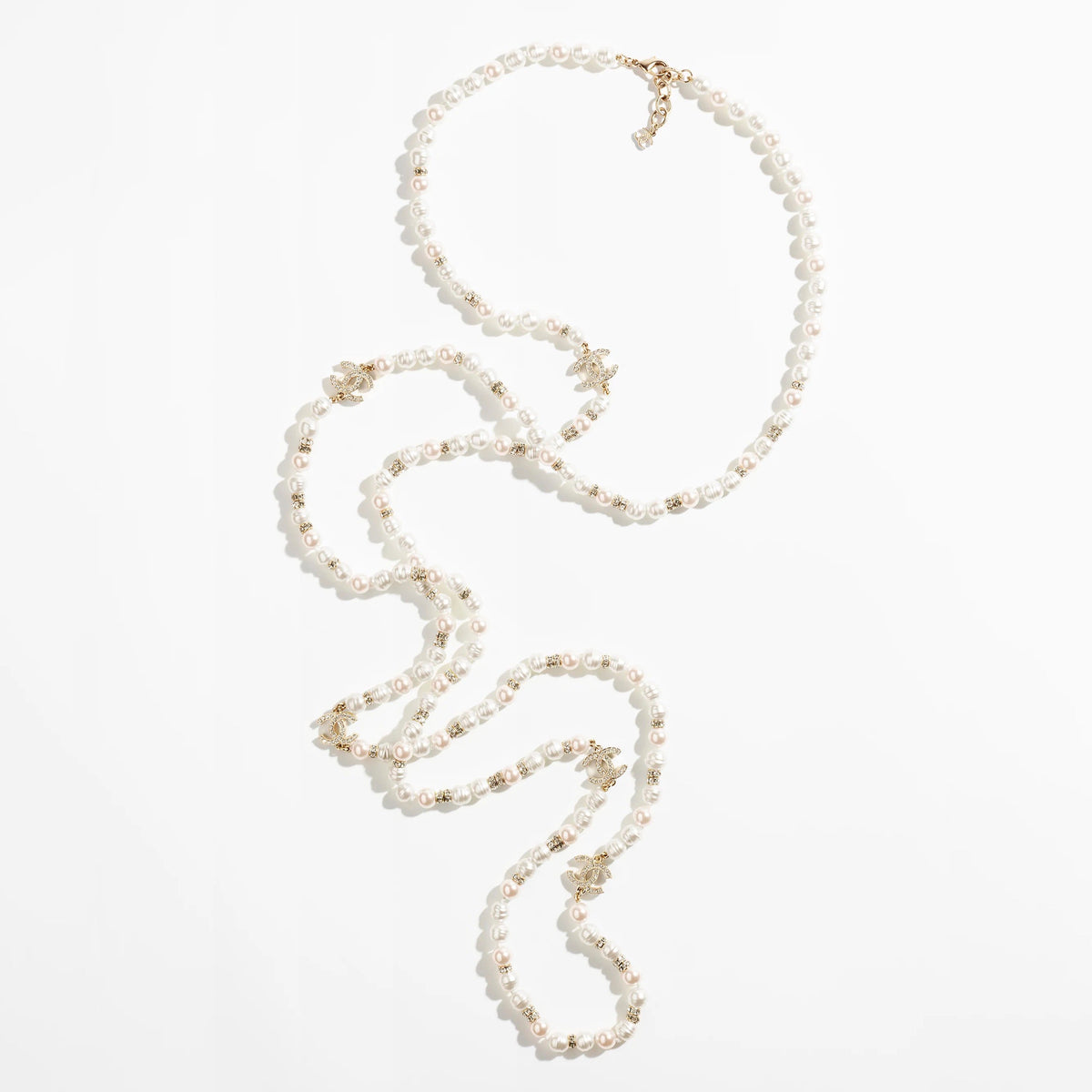 Chanel Pearl Choker 18K Gold Necklace product image 1, provided for visual reference and product detail review