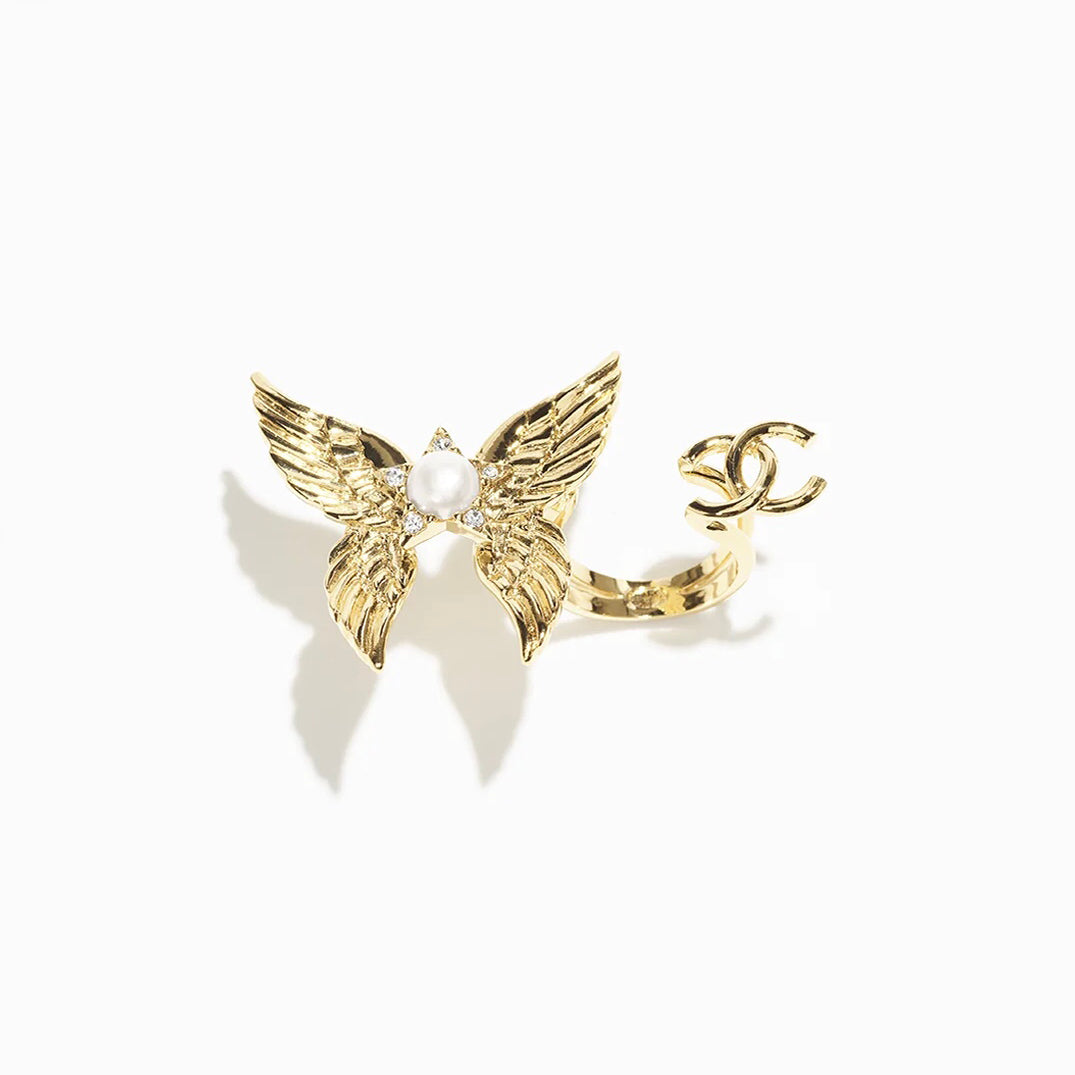 Chanel Butterfly Open 18K Gold Ring product image 1, provided for visual reference and product detail review