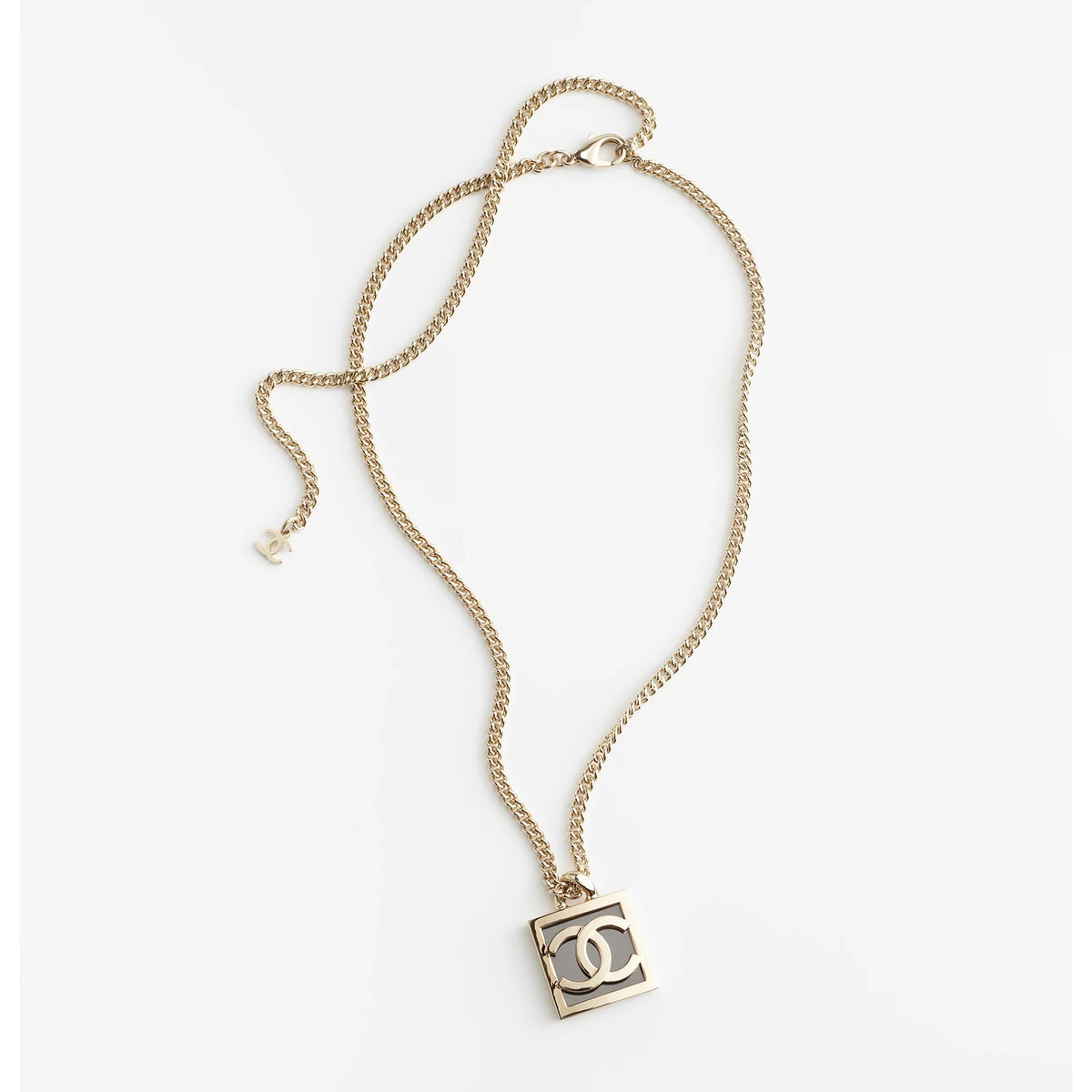 Chanel Square Logo 18K Gold Necklace product image 1, provided for visual reference and product detail review