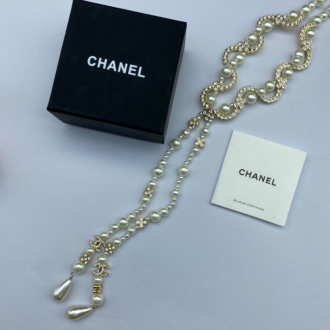 Chanel Pearl Chain 18K Gold Necklace product image 3, provided for visual reference and product detail review