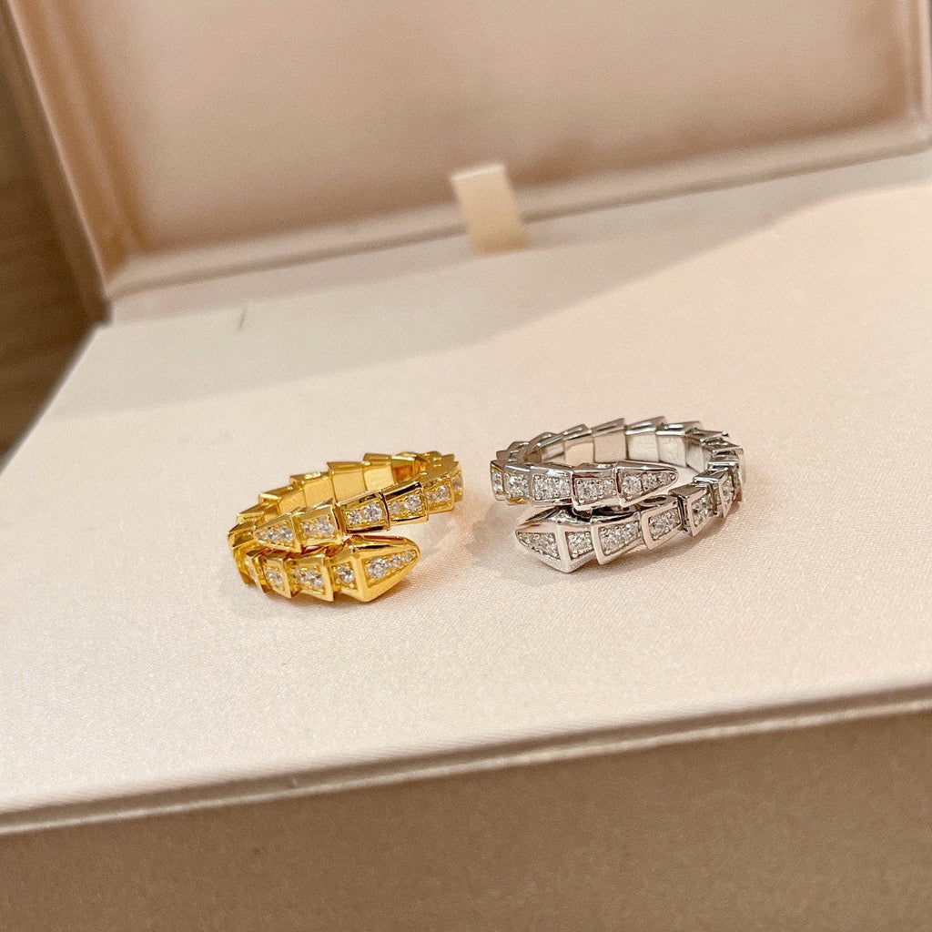 Bvlgari Serpenti Viper Pave Diamond 18K Gold Ring product image 4, provided for visual reference and product detail review