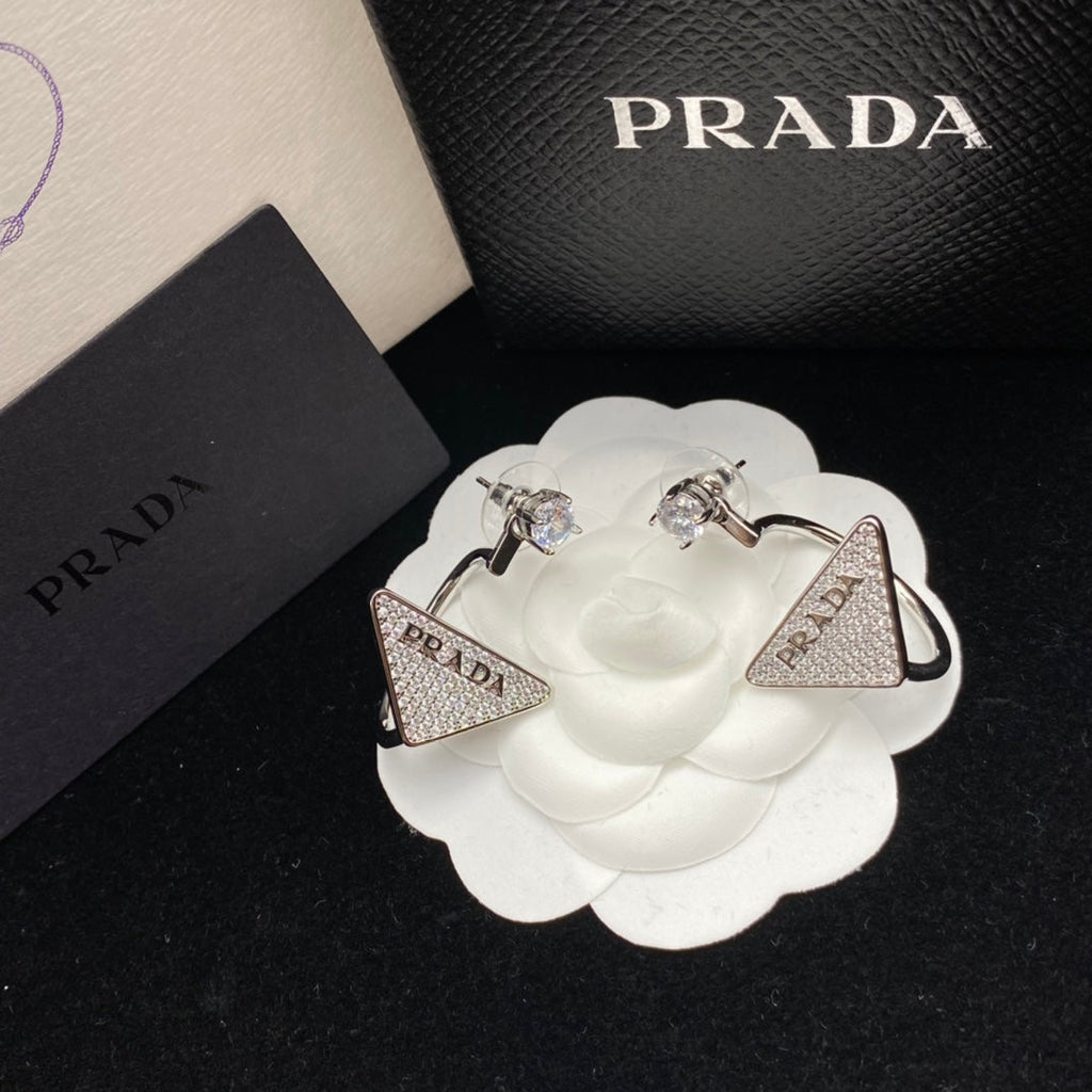 Diamond 18K Gold Earrings product image 2, provided for visual reference and product detail review