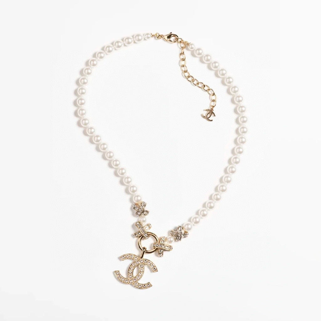 Chanel Pearls Chain 18K Gold Necklace product image 1, provided for visual reference and product detail review