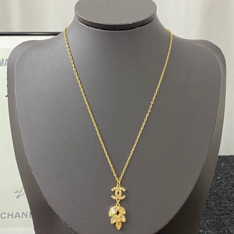 Chanel Flower Crystal 18K Gold Necklace product image 2, provided for visual reference and product detail review