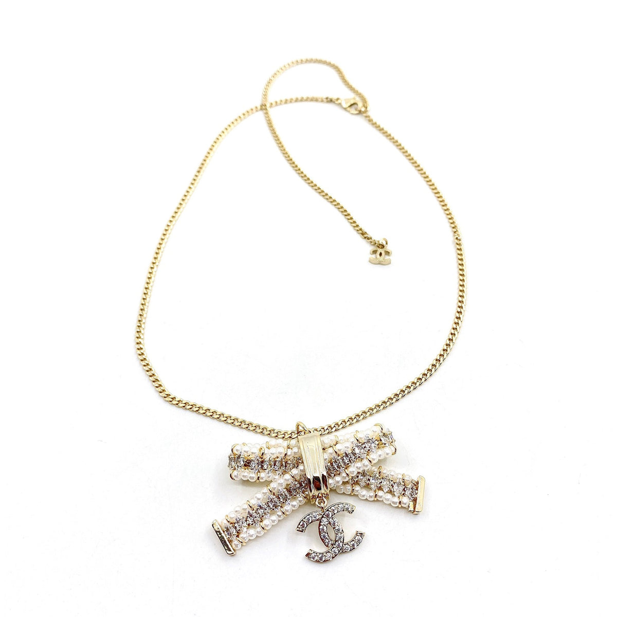 Chanel Bow Tie 18K Gold Necklace product image 1, provided for visual reference and product detail review
