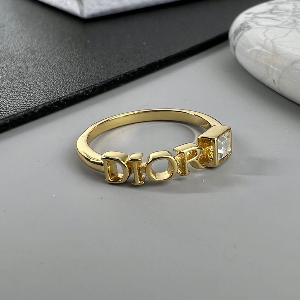 Dior Revolution 18K Gold Ring product image 1, provided for visual reference and product detail review