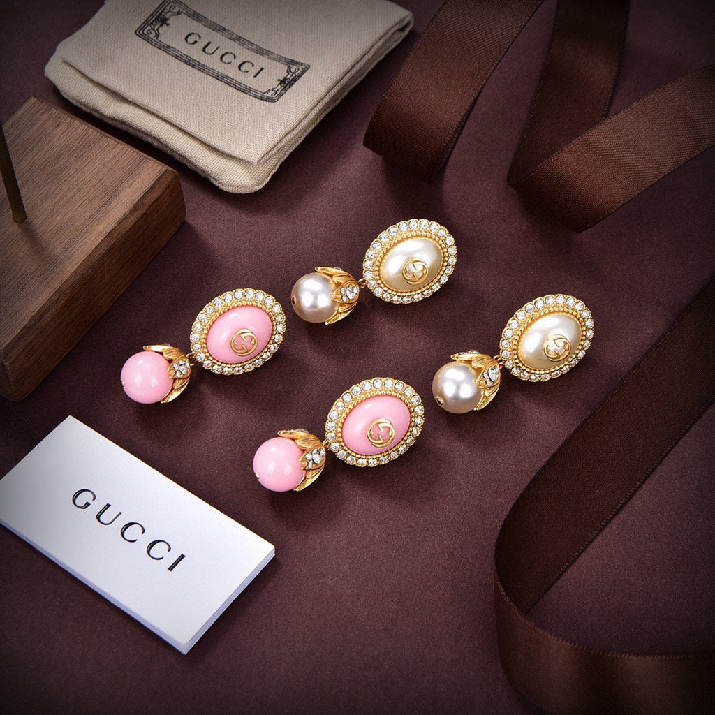 Gucci Double Pink Pearls 18K Gold Earrings product image 5, provided for visual reference and product detail review