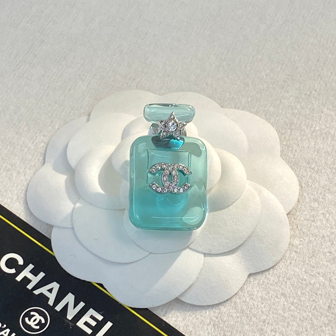 Chanel Perfume Color Bottle 18K Gold Brooch product image 13, provided for visual reference and product detail review