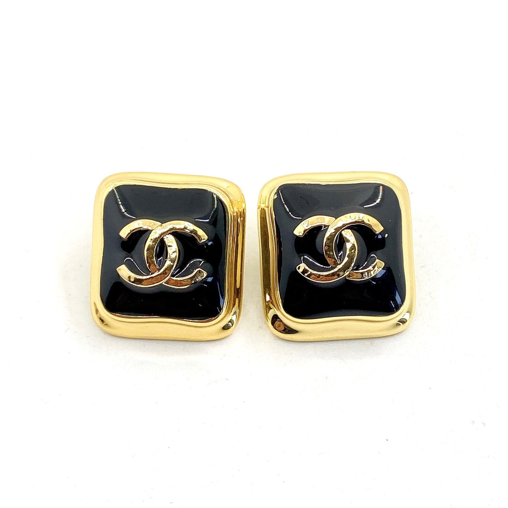 Chanel Square 18K Gold Earrings product image 1, provided for visual reference and product detail review