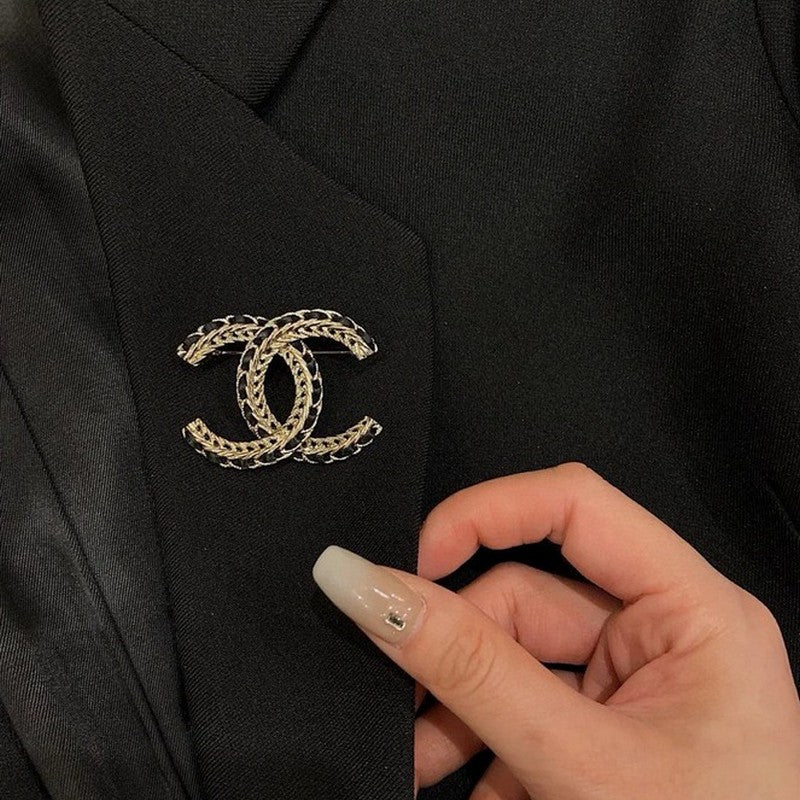 Chanel Leather Gold 18K Gold Brooch product image 3, provided for visual reference and product detail review