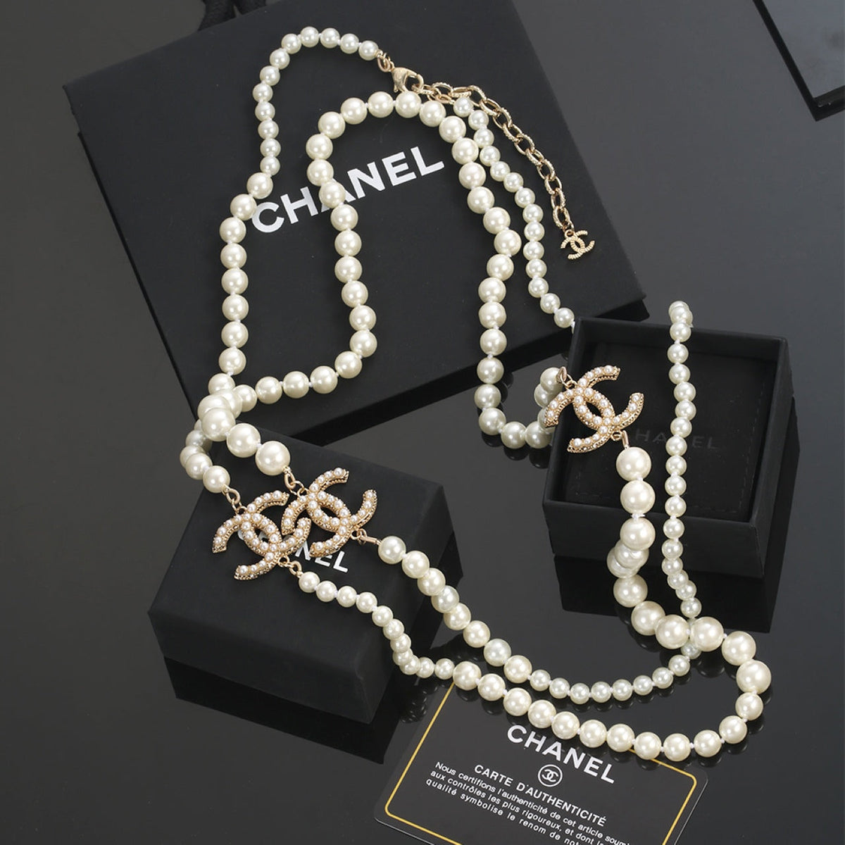 Chanel Long Pearls 18K Gold Necklace product image 2, provided for visual reference and product detail review