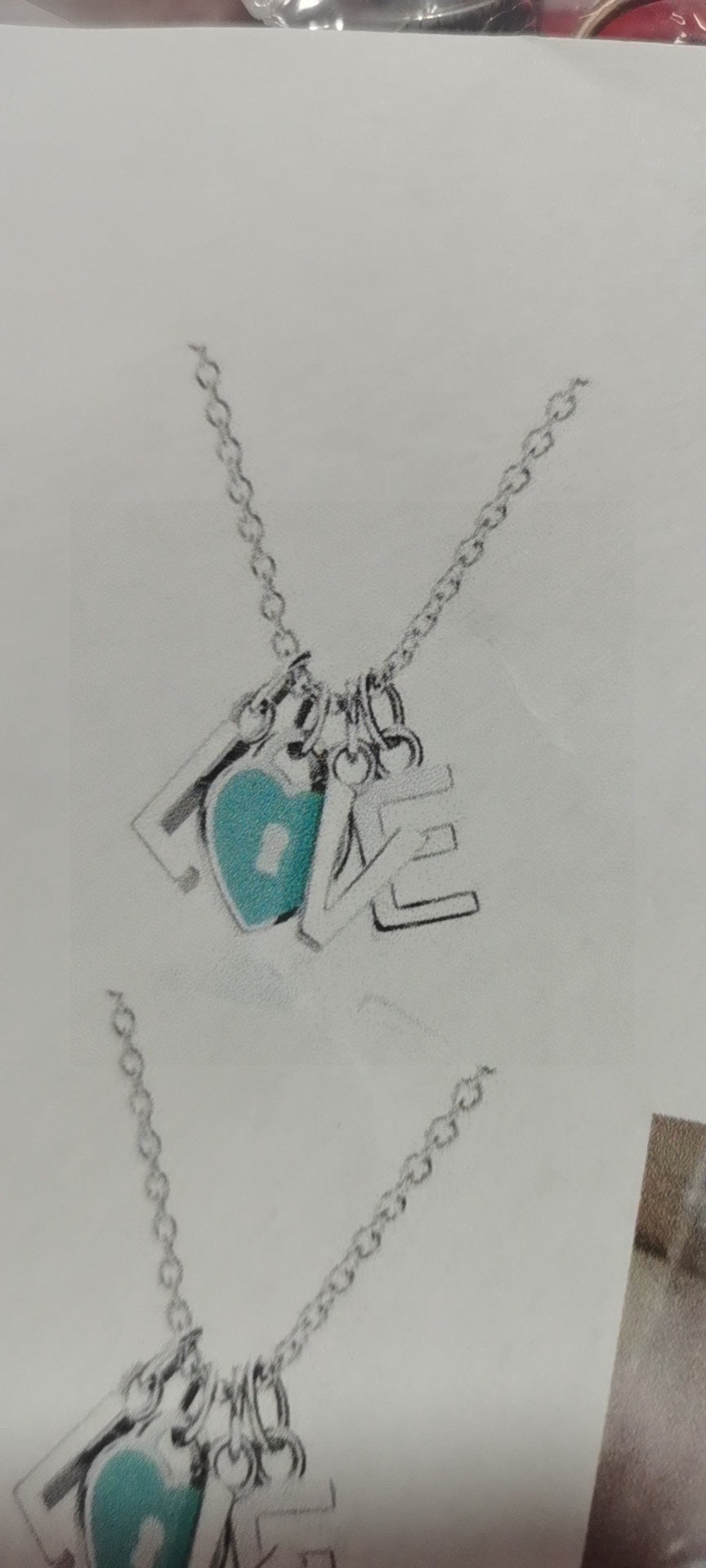 Tiffany Love Chain 18K Gold Necklace product image 7, provided for visual reference and product detail review