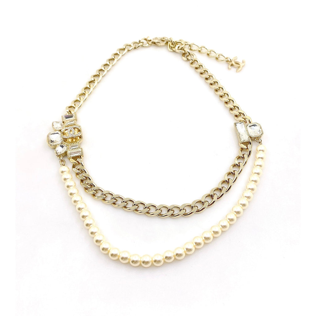 Chanel Pearls Crystals 18K Gold Necklace product image 1, provided for visual reference and product detail review