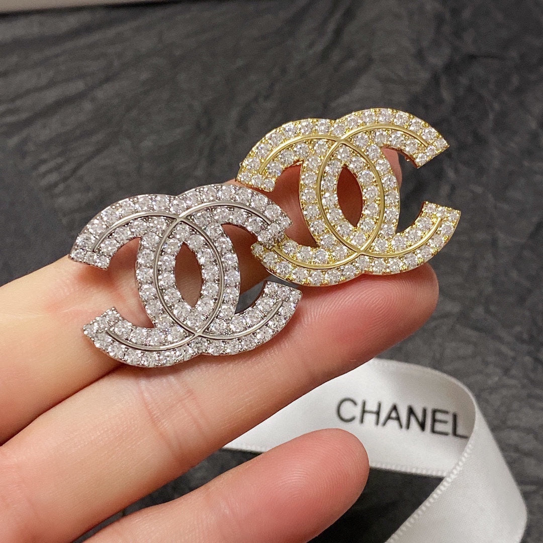 Chanel Diamonds Set Brooches 18K Gold Brooch product image 2, provided for visual reference and product detail review