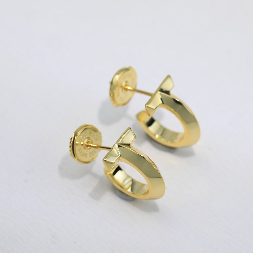 Tiffany Hoop 18K Gold Earrings product image 1, provided for visual reference and product detail review