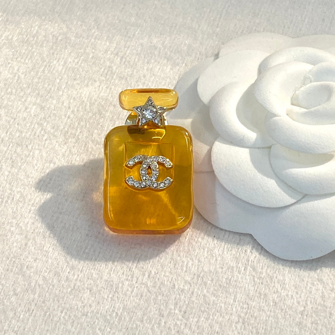 Chanel Perfume Color Bottle 18K Gold Brooch product image 5, provided for visual reference and product detail review