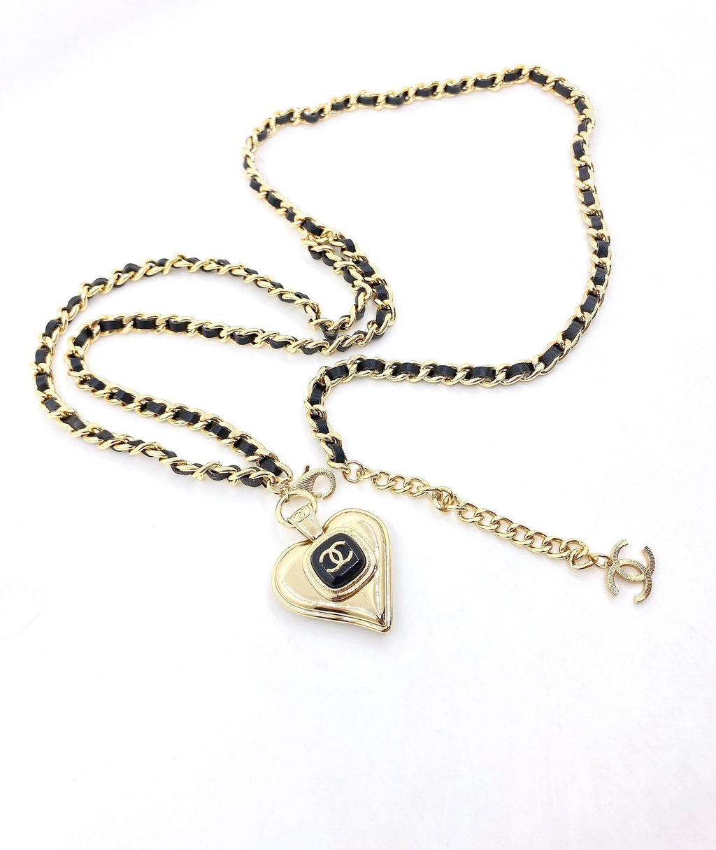 Chanel Heart Pendant 18K Gold Necklace product image 6, provided for visual reference and product detail review