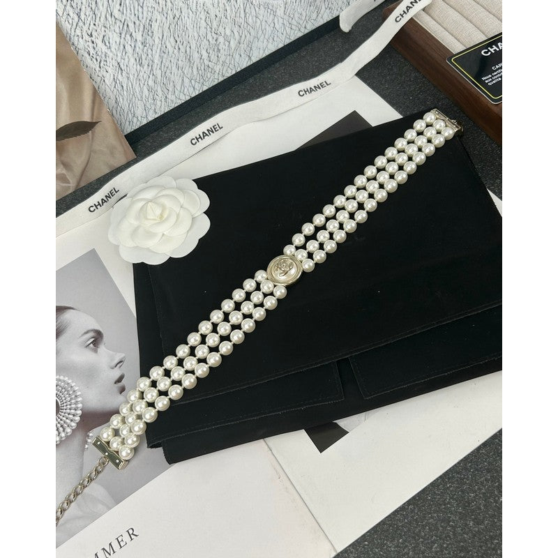 Chanel Choker Pearl Chain 18K Gold Necklace product image 3, provided for visual reference and product detail review