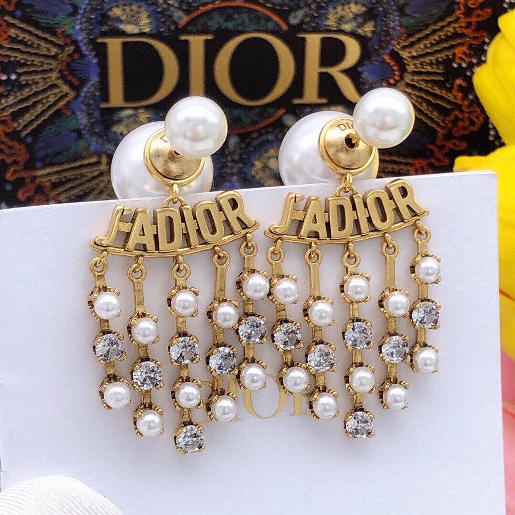 Dior J'Adior Pearl 18K Gold Earrings product image 1, provided for visual reference and product detail review