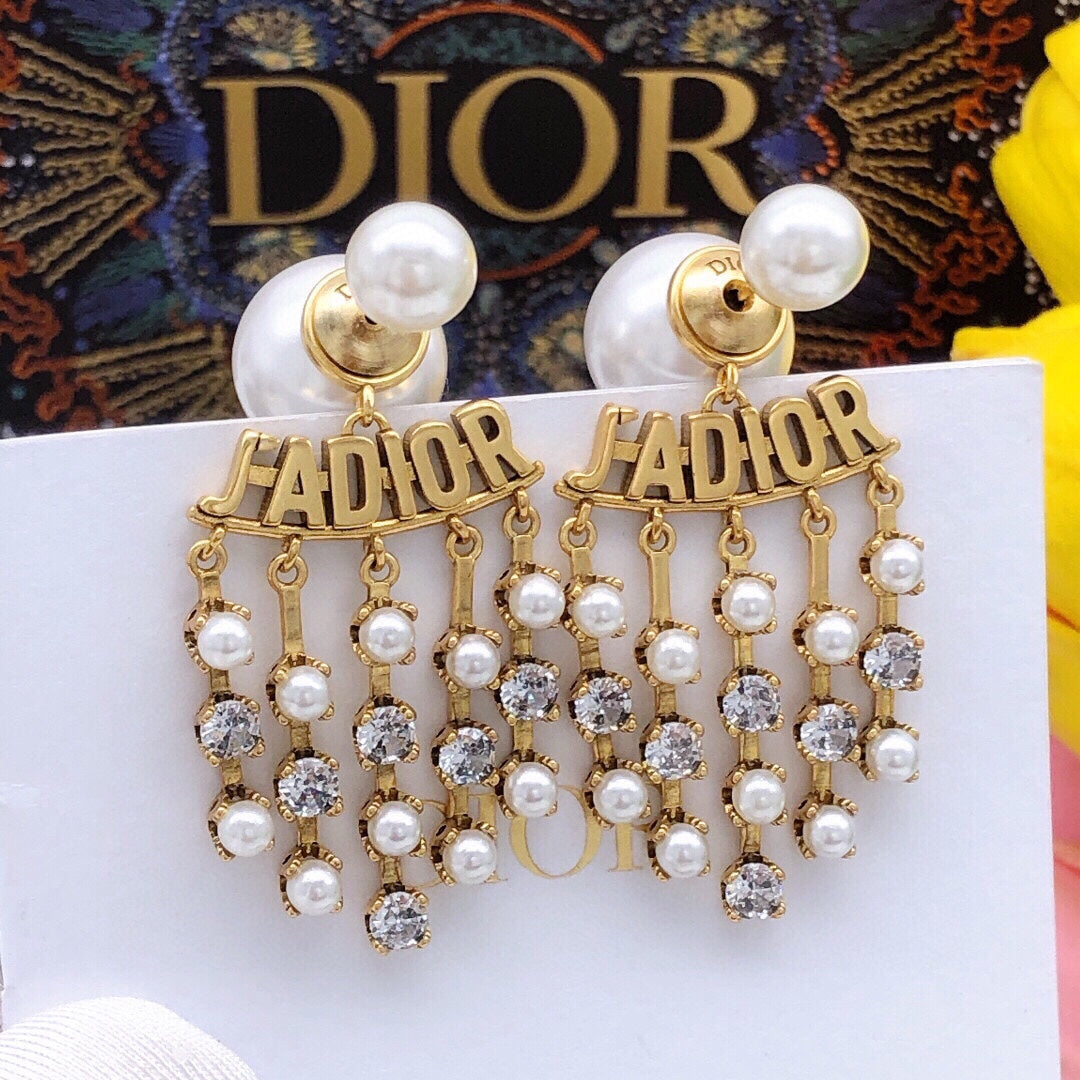 Dior J'Adior Pearl 18K Gold Earrings product image 1, provided for visual reference and product detail review
