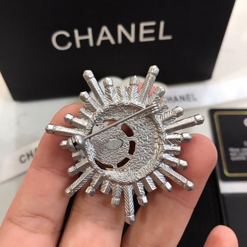 Chanel Crystal 18K Gold Brooch product image 4, provided for visual reference and product detail review