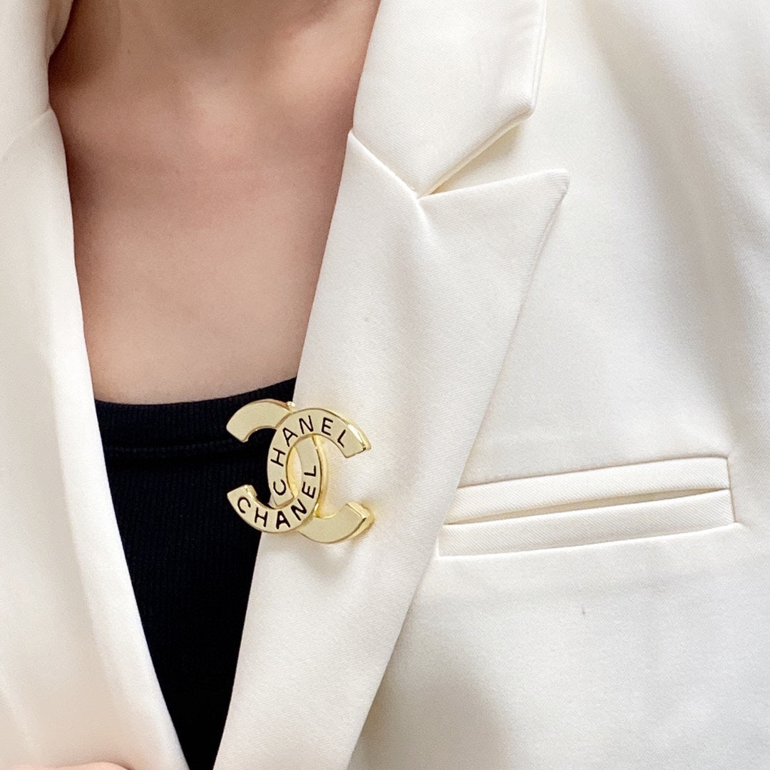Chanel Script 18K Gold Brooch product image 2, provided for visual reference and product detail review