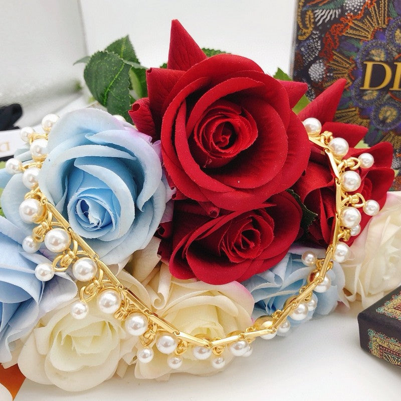 Dior 30 Montaigne Pearl 18K Gold Necklace product image 4, provided for visual reference and product detail review