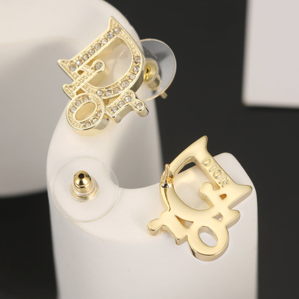 Dior Tribales Diamond 18K Gold Earrings product image 5, provided for visual reference and product detail review
