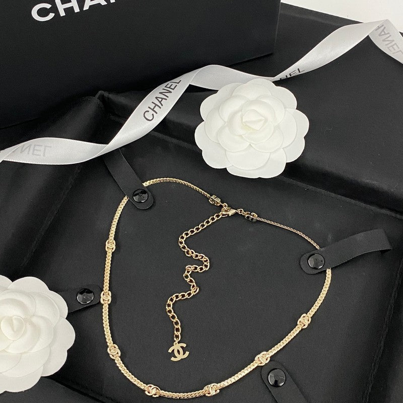 Chanel Chain 18K Gold Necklace product image 4, provided for visual reference and product detail review