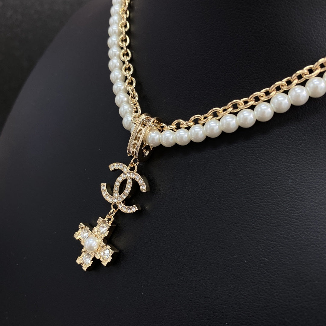 Chanel Cross Diamond Pearl Chain 18K Gold Necklace product image 7, provided for visual reference and product detail review