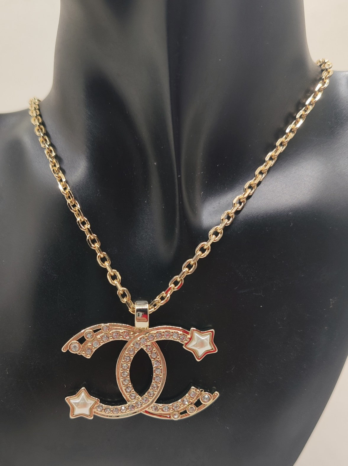 Chanel Star Choker 18K Gold Necklace product image 2, provided for visual reference and product detail review