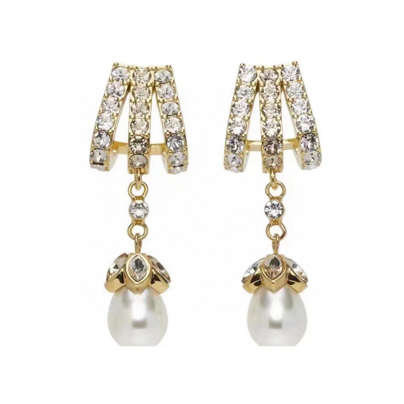 Celine Vintage Pearls 18K Gold Earrings product image 1, provided for visual reference and product detail review