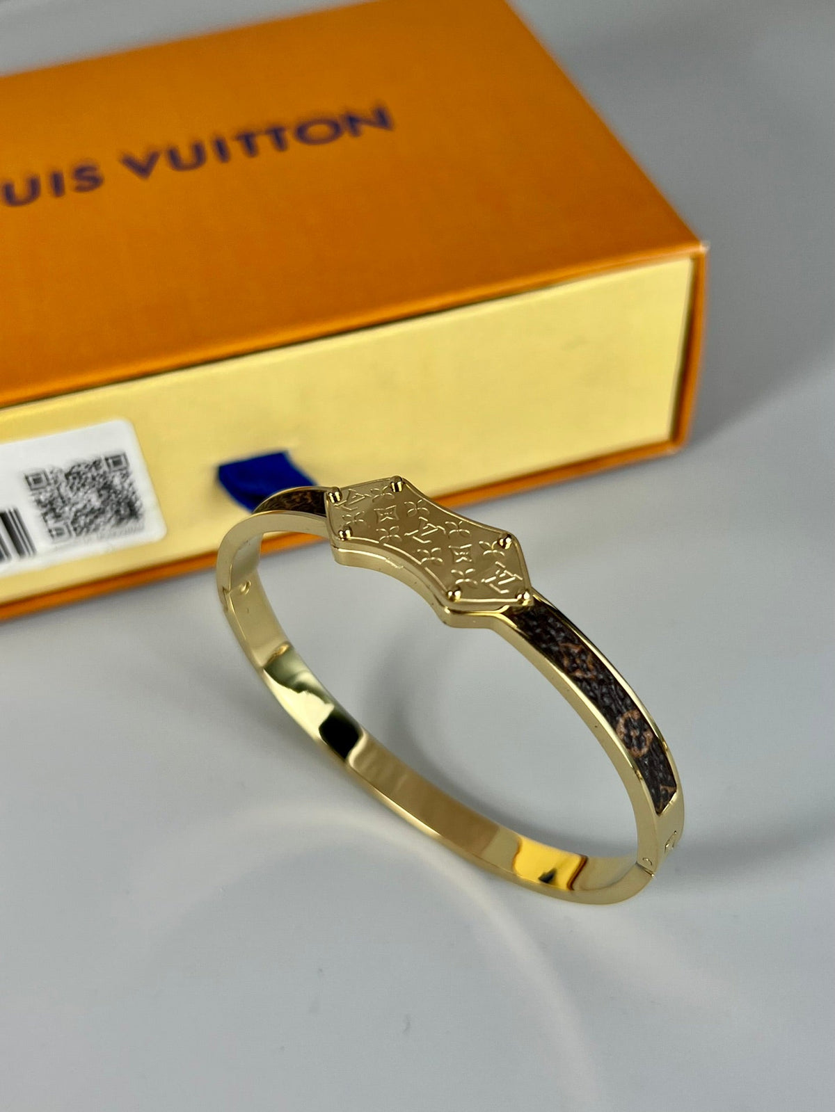Louis Vuitton Vintage 18K Gold Bracelet product image 2, provided for visual reference and product detail review