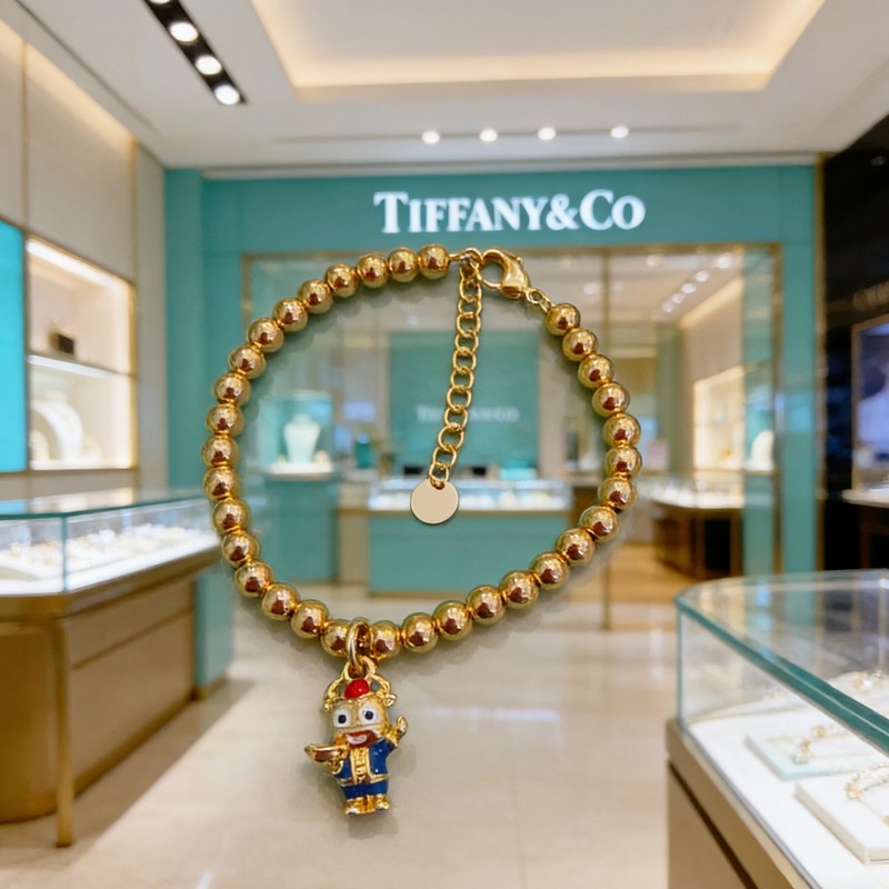 Tiffany Return to Tag 18K Gold Bracelet product image 1, provided for visual reference and product detail review