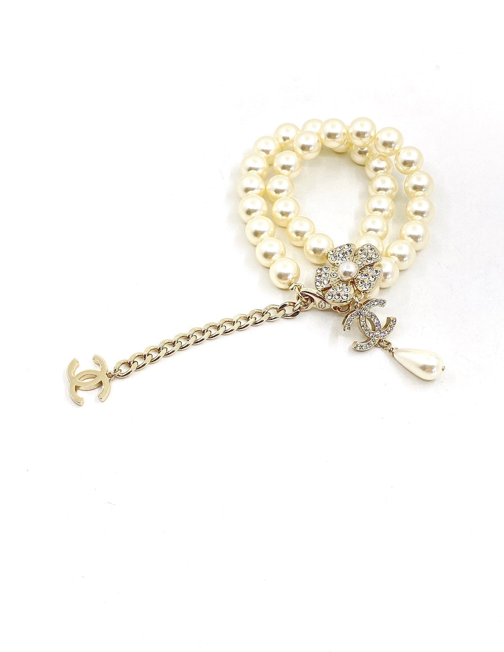 Chanel Pearls Chain Choker 18K Gold Necklace product image 2, provided for visual reference and product detail review