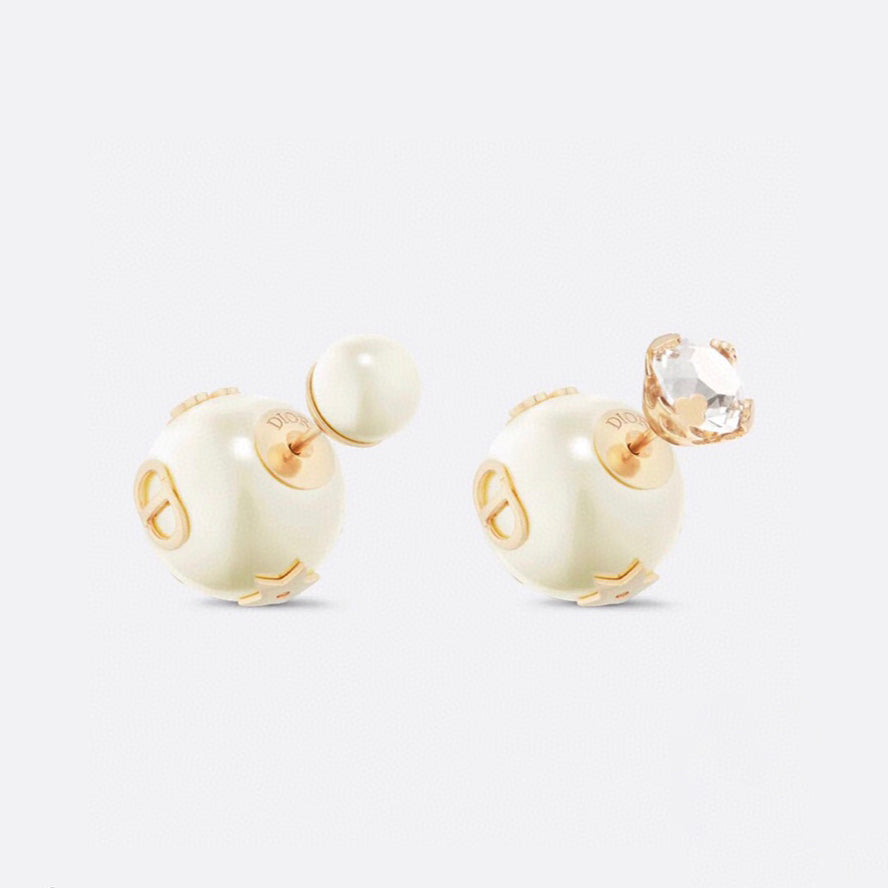Dior Tribales Pearl 18K Gold Earrings product image 1, provided for visual reference and product detail review