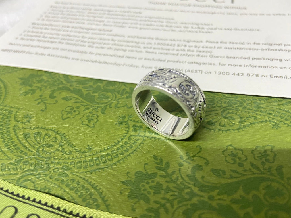 Double Gucci Feline Head Ring product image 14, provided for visual reference and product detail review