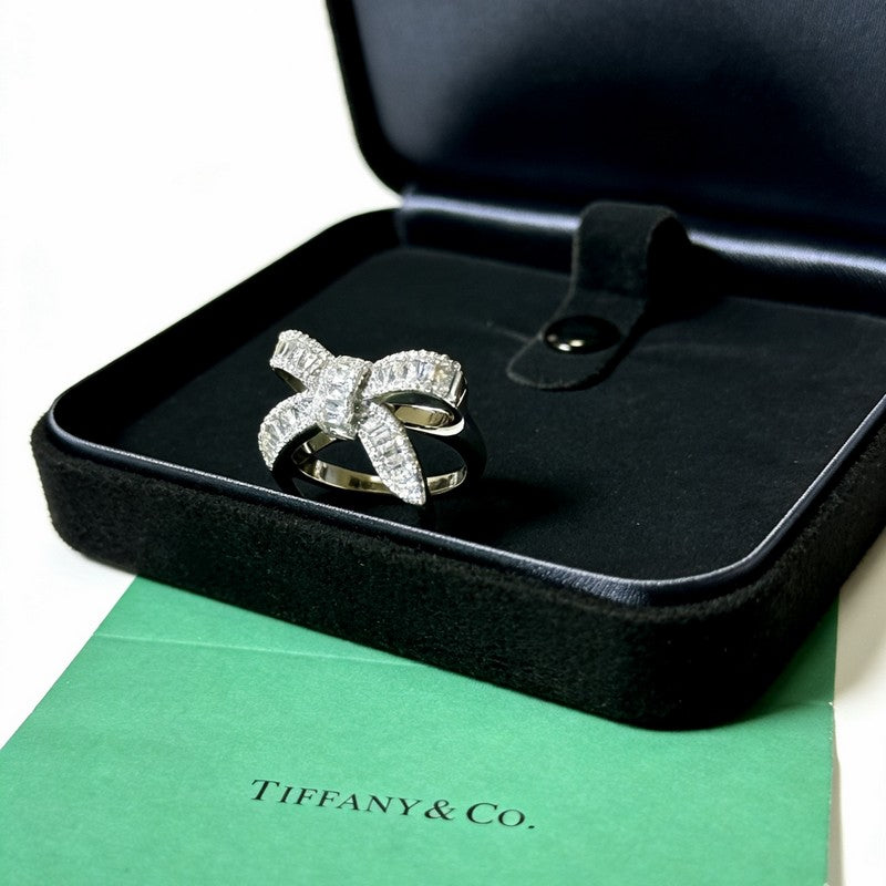 Tiffany Bow Diamond 18K Gold Ring product image 3, provided for visual reference and product detail review