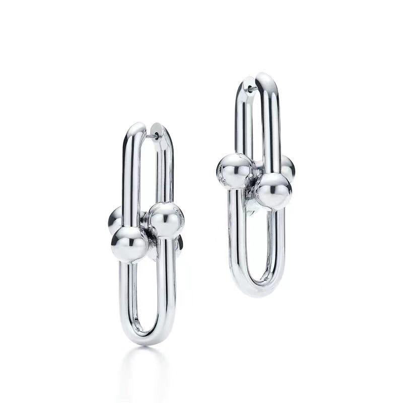 Tiffany HardWear Extra Large Link 18K Gold Earrings product image 3, provided for visual reference and product detail review