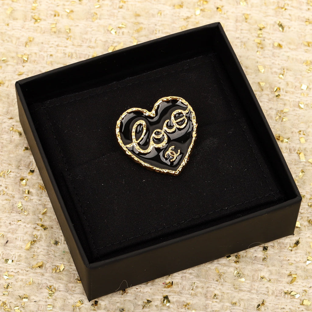 Chanel Black Heart 18K Gold Brooch product image 3, provided for visual reference and product detail review