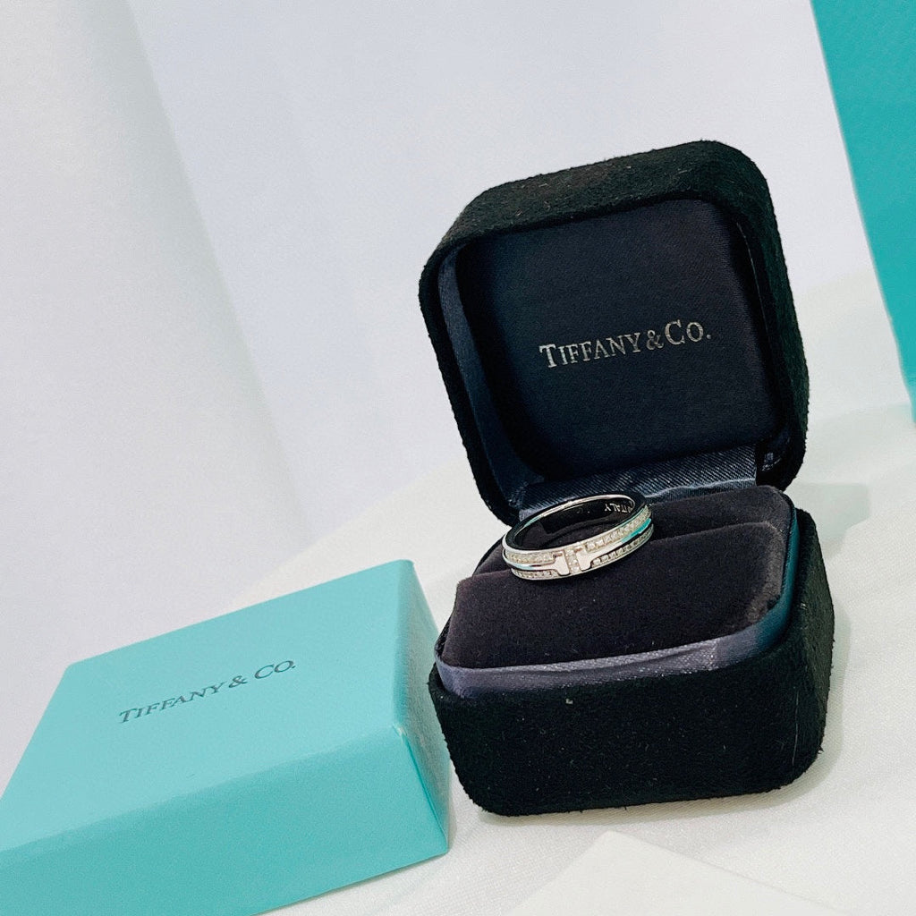 Tiffany Narrow Pave Diamond 18K Gold Ring product image 6, provided for visual reference and product detail review