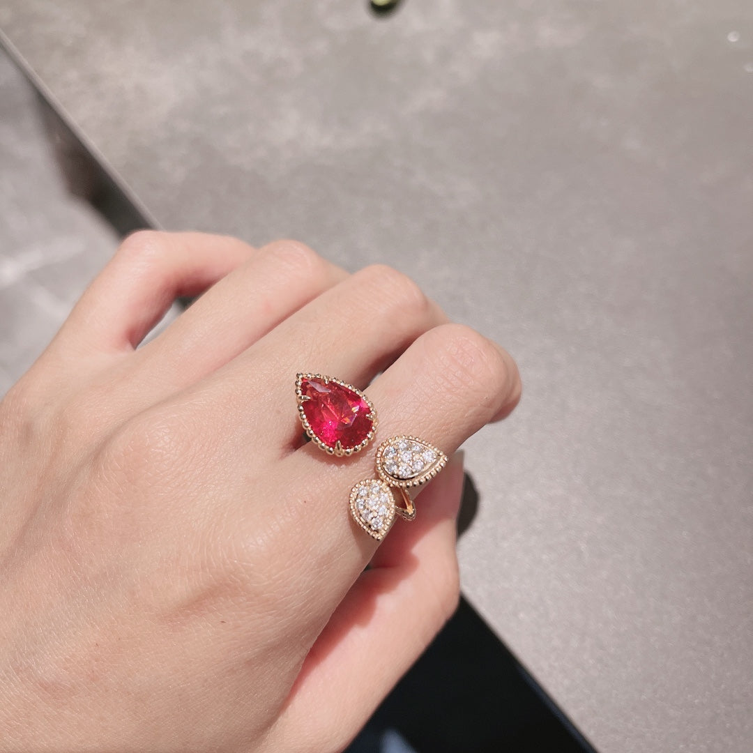 Serpent Boh ̈ ̈me Diamonds 18K Gold Ring product image 22, provided for visual reference and product detail review