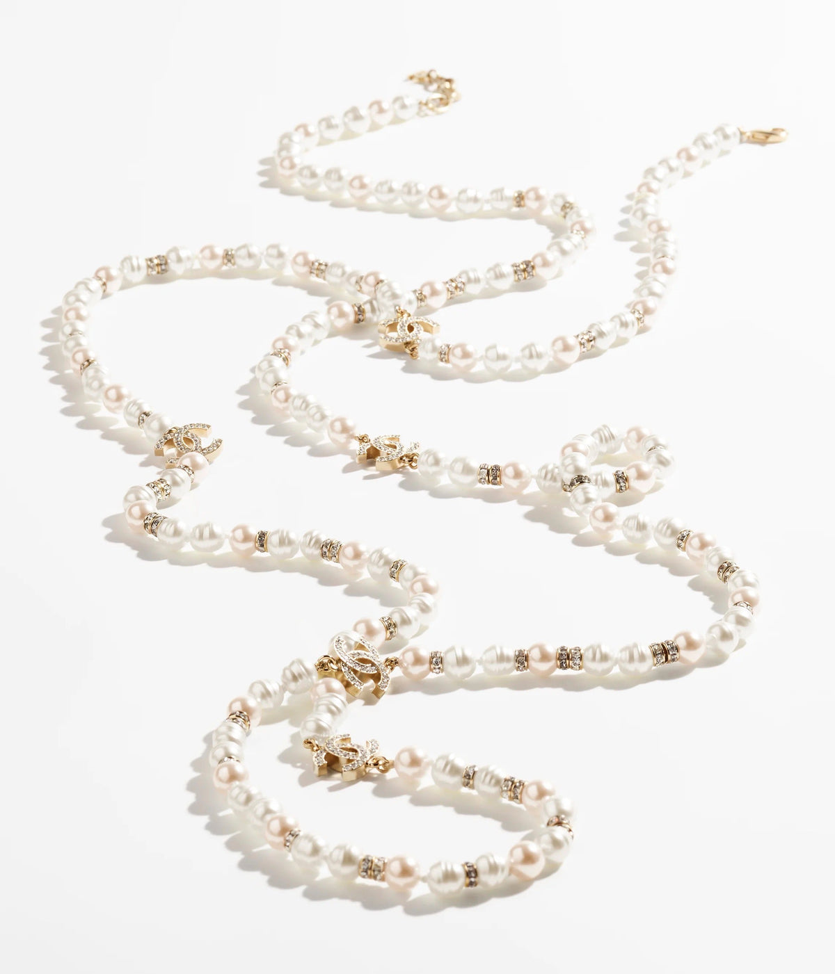 Chanel Pearl Choker 18K Gold Necklace product image 4, provided for visual reference and product detail review