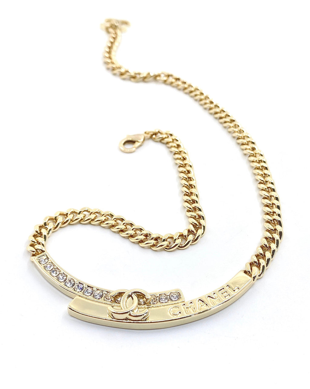 Chanel Diamonds Choker 18K Gold Necklace product image 2, provided for visual reference and product detail review
