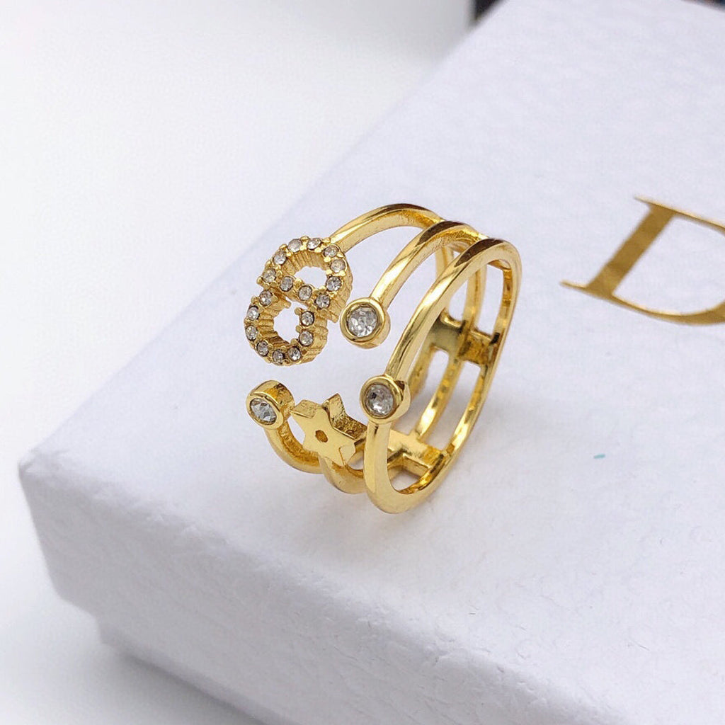 Dior Star Diamonds 18K Gold Ring product image 1, provided for visual reference and product detail review