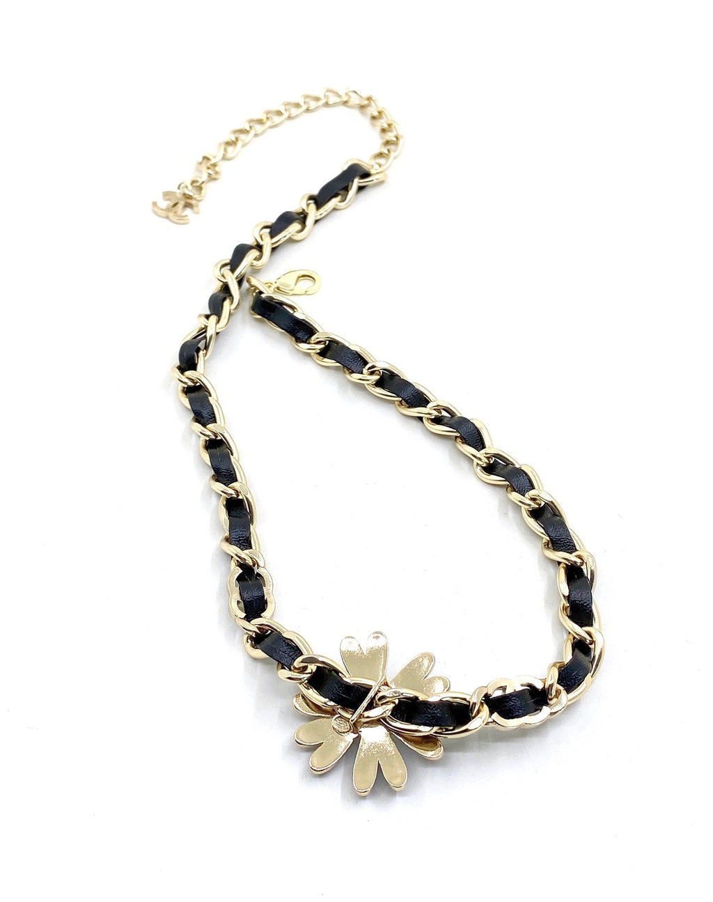 Chanel Flower Leather Choker 18K Gold Necklace product image 2, provided for visual reference and product detail review